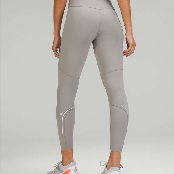 Lululemon Base Pace High-Rise Reflective Tight 25" size 6 brand new with tags - Picture 4 of 7